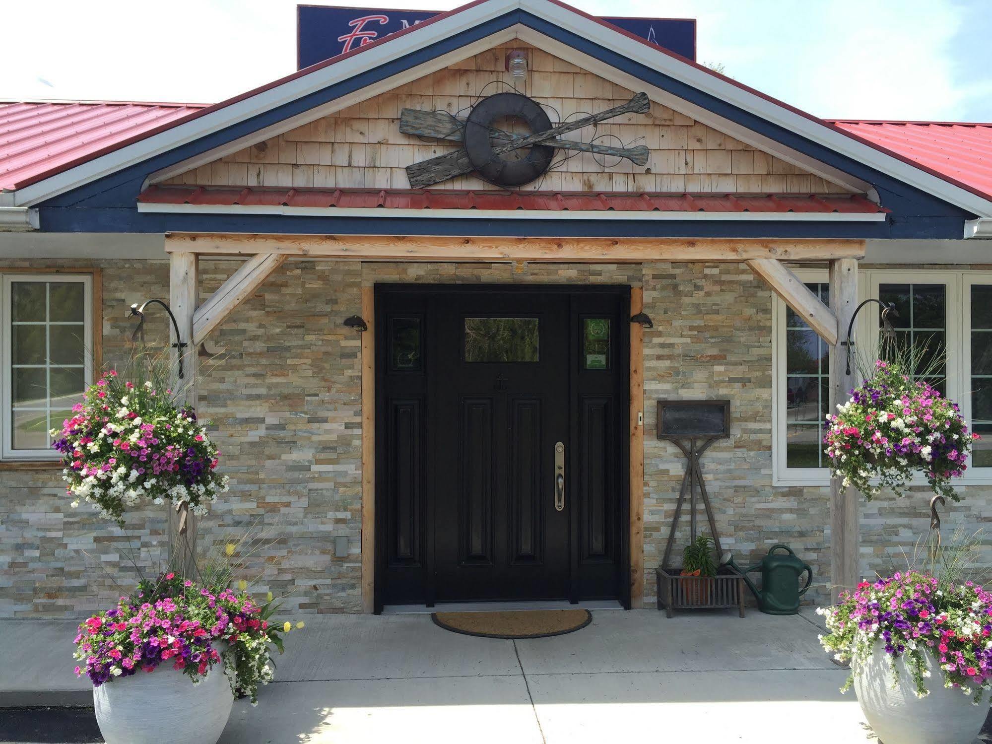 My Friends Inn Manitoulin Manitowaning Extérieur photo